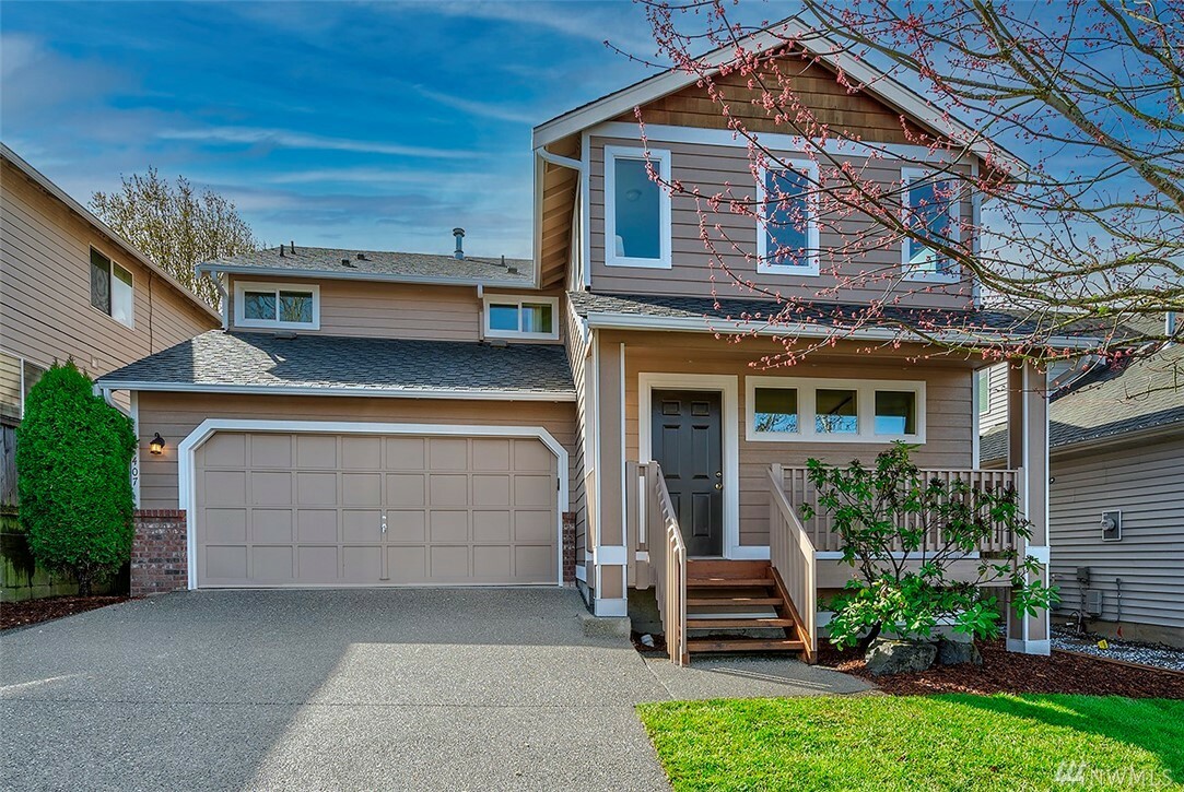 Property Photo:  407 S 53rd Place  WA 98055 