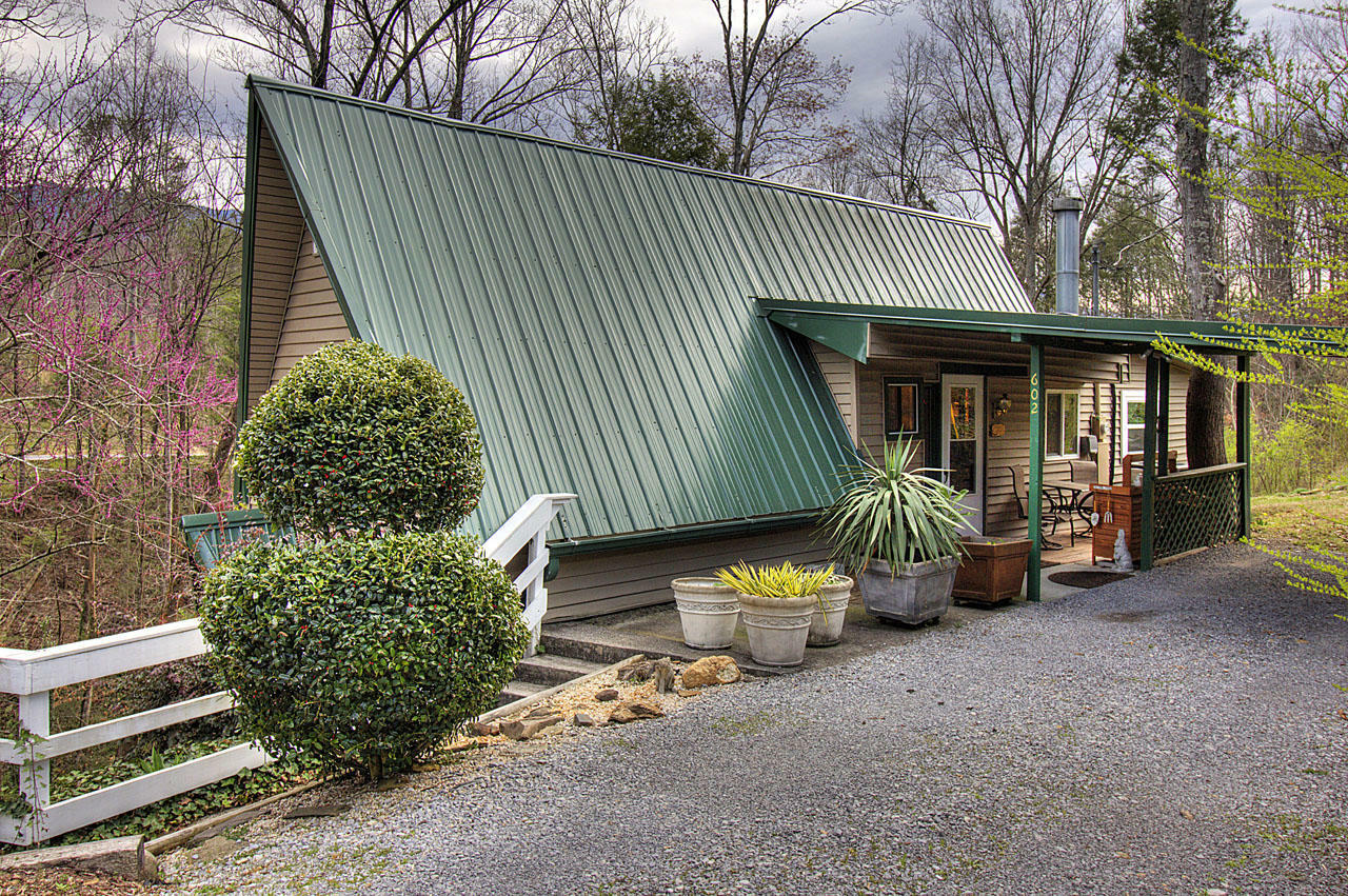 Property Photo: 602 Ridge Rd TN 37738