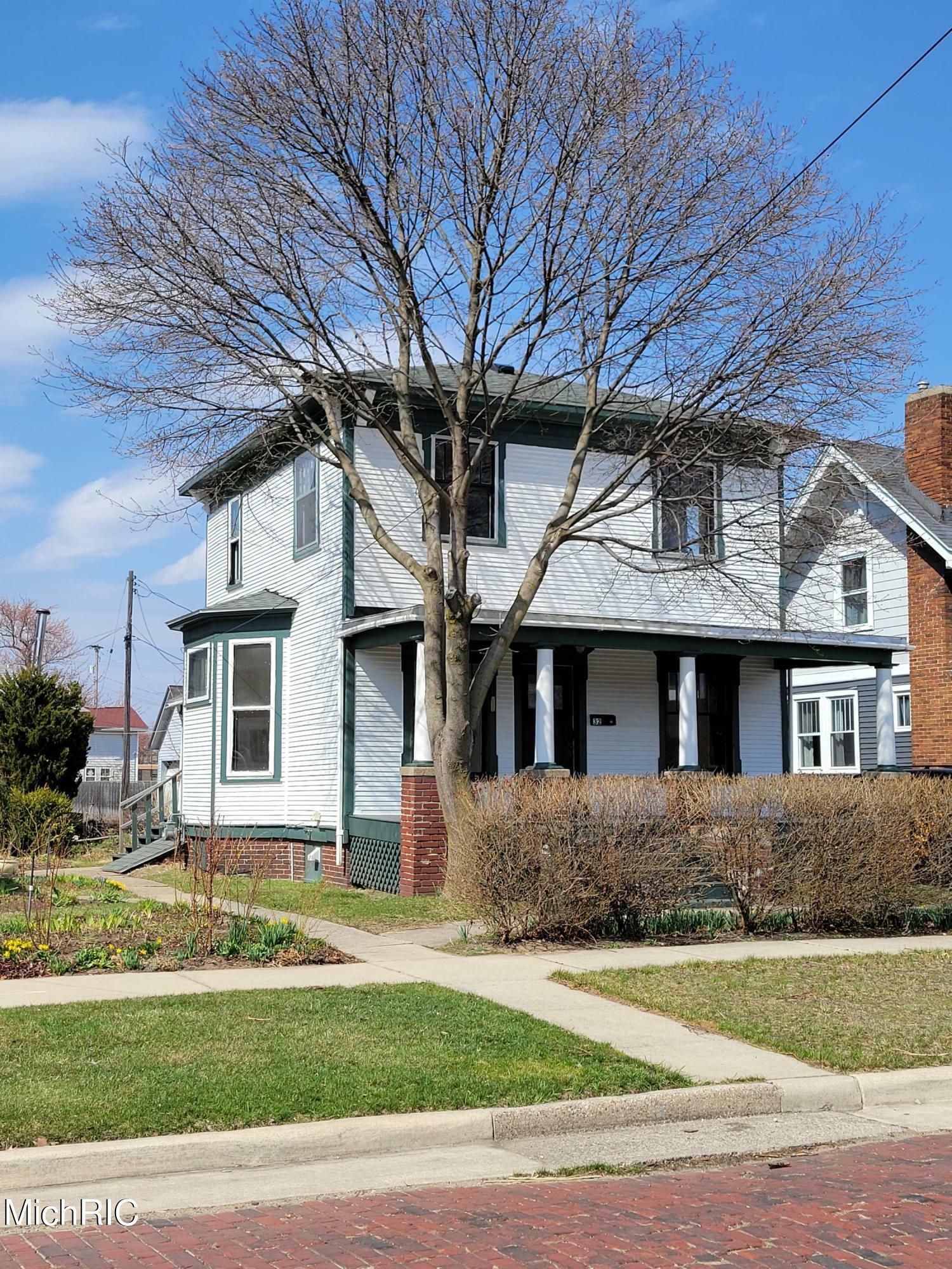 Property Photo: 32 Diana Avenue MI 49442