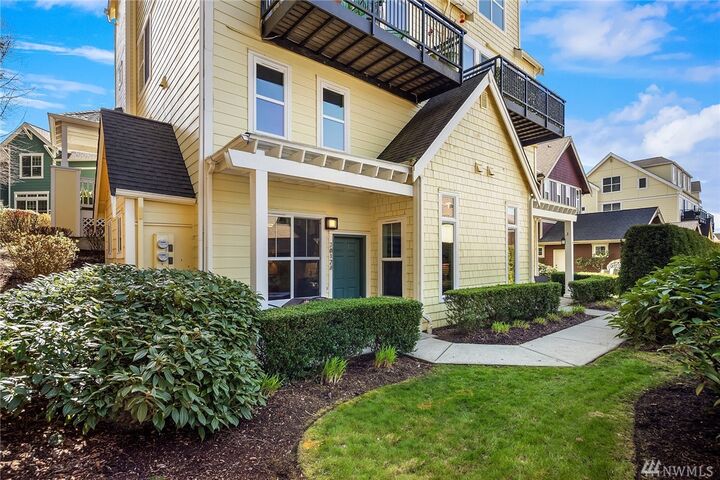 2012 A NE Katsura St  Issaquah WA 98029 photo