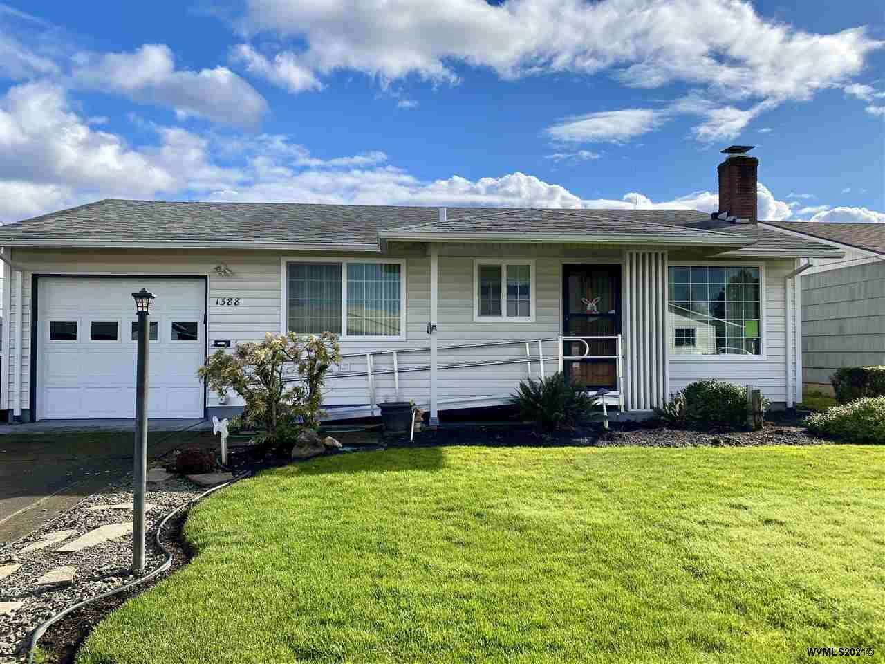 Property Photo: 1388 Rainier Rd OR 97071-2613