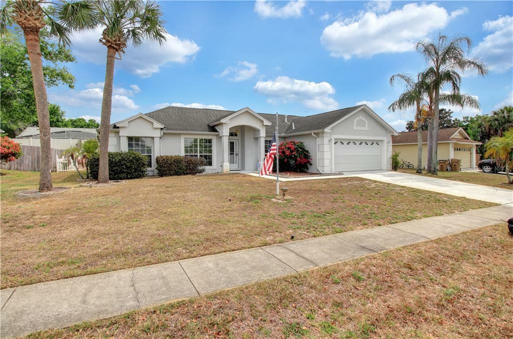 Property Photo: 2142 Kiwi Trail FL 34714