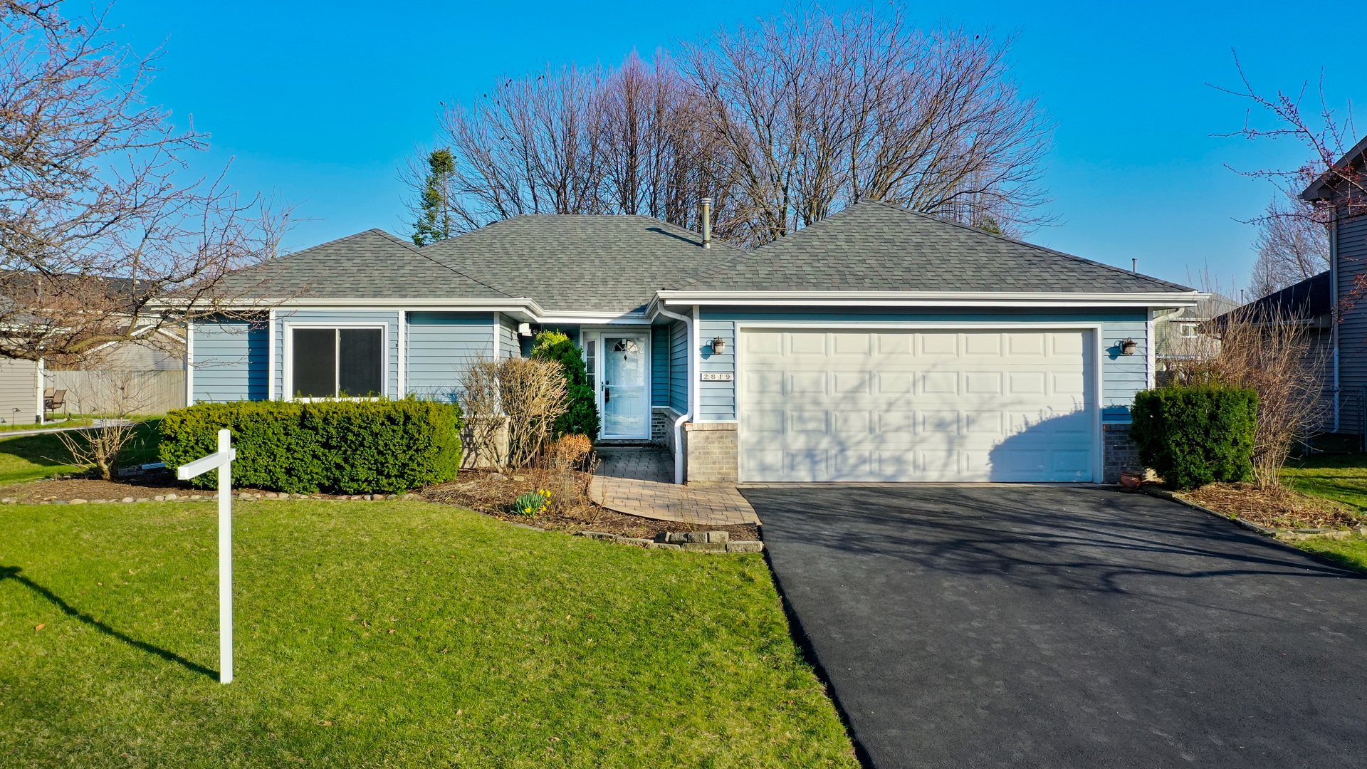 Property Photo: 2819 Diane Drive IL 60504