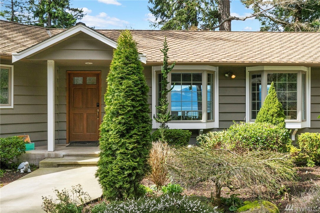Property Photo: 7410 NW Ioka Dr WA 98383