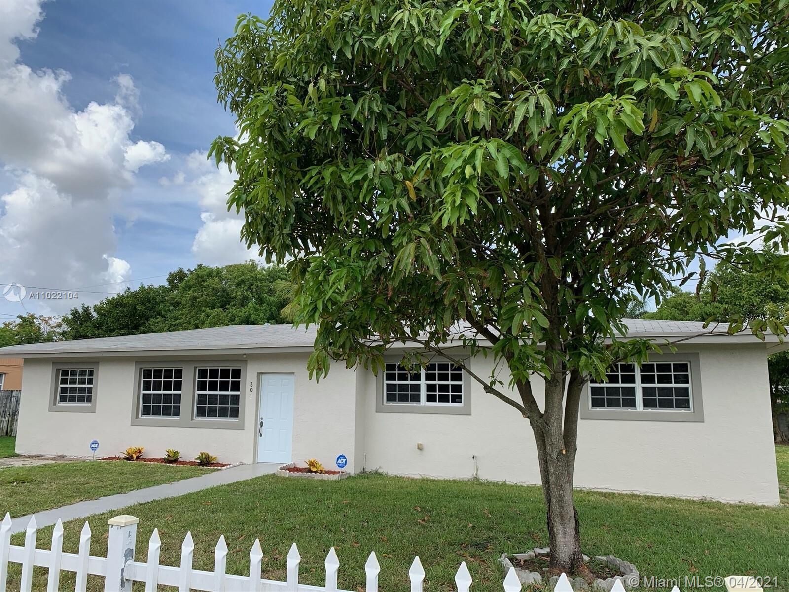 Property Photo: 301 NW 182nd Ter FL 33169
