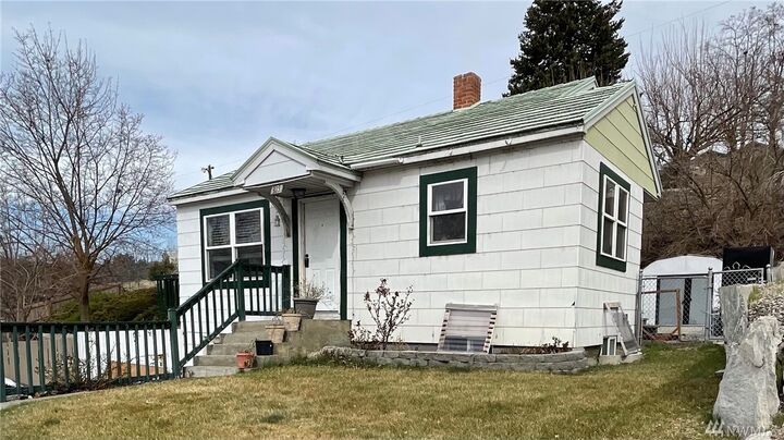315 E Bartlett  Omak WA 98841 photo