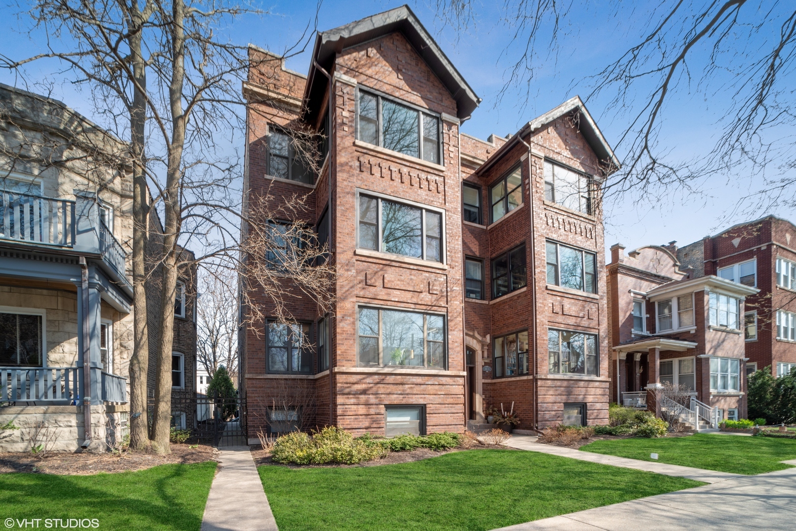 Property Photo:  1420 W Bryn Mawr Avenue 1W  IL 60660 