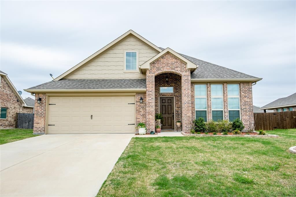 Property Photo:  1604 Pacific Avenue  TX 75119 