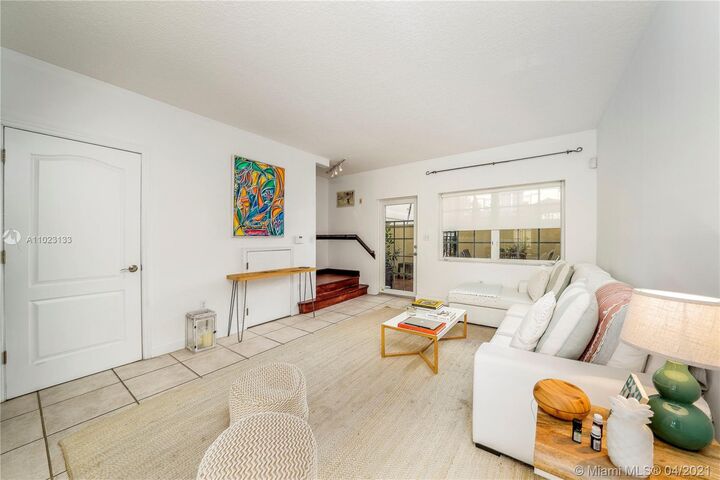 Property Photo: 300 Euclid Ave 104 FL 33139