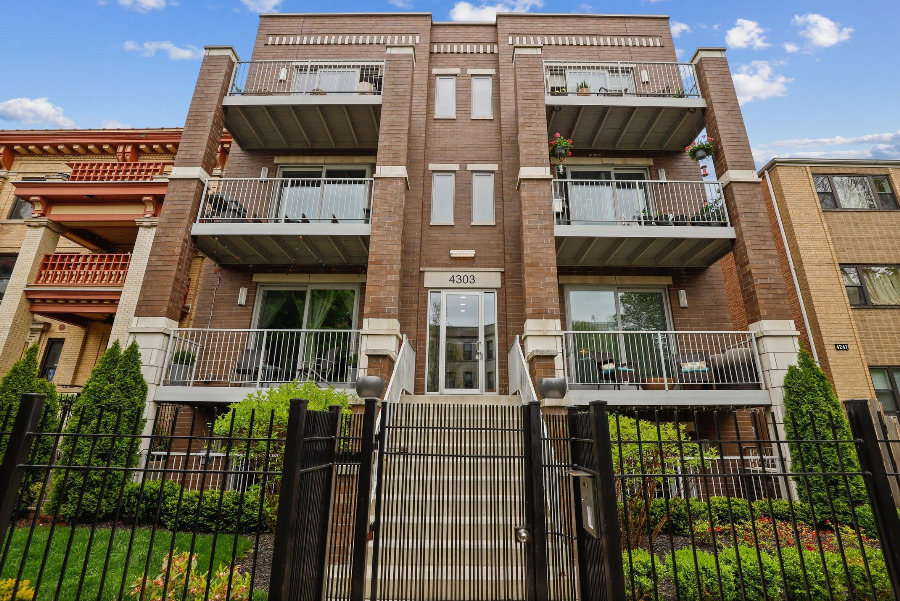 4303 N Kenmore Avenue 3N  Chicago IL 60613 photo