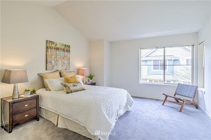 Property Photo: 16014 NE 93rd Way 703 WA 98052