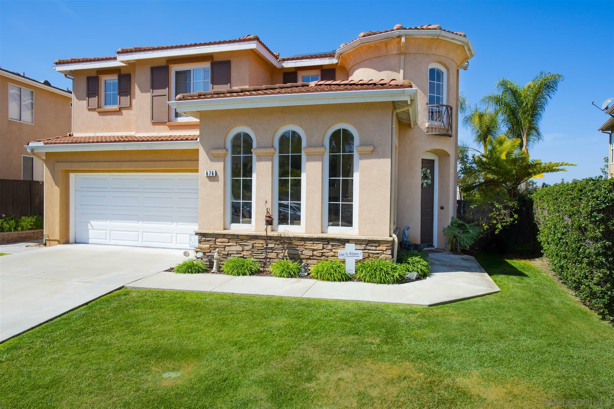 Property Photo:  676 Bird Ct  CA 92069 