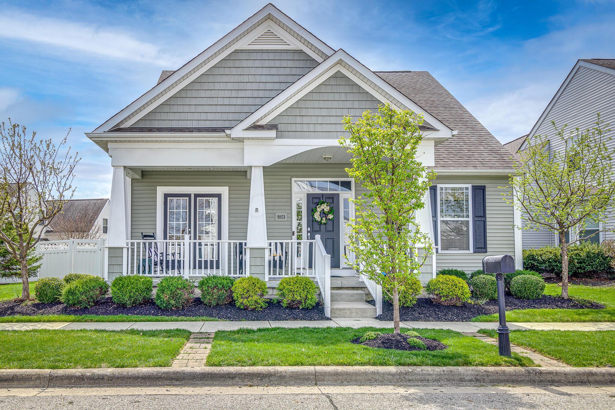 Property Photo:  1851 Pinnacle W Drive  OH 43123 