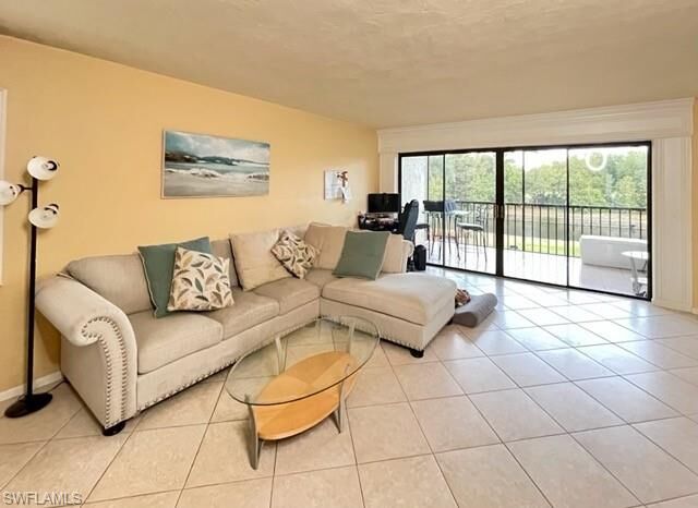 Property Photo:  700 Valley Stream Dr 200  FL 34113 