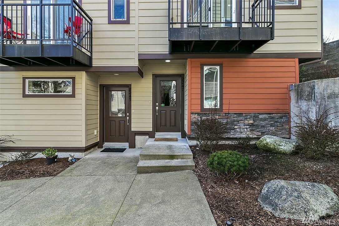 Property Photo:  2247 NW Moraine Place  WA 98027 