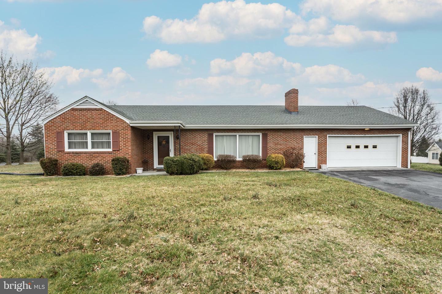 Property Photo:  1089 Front Royal Pike  VA 22602 