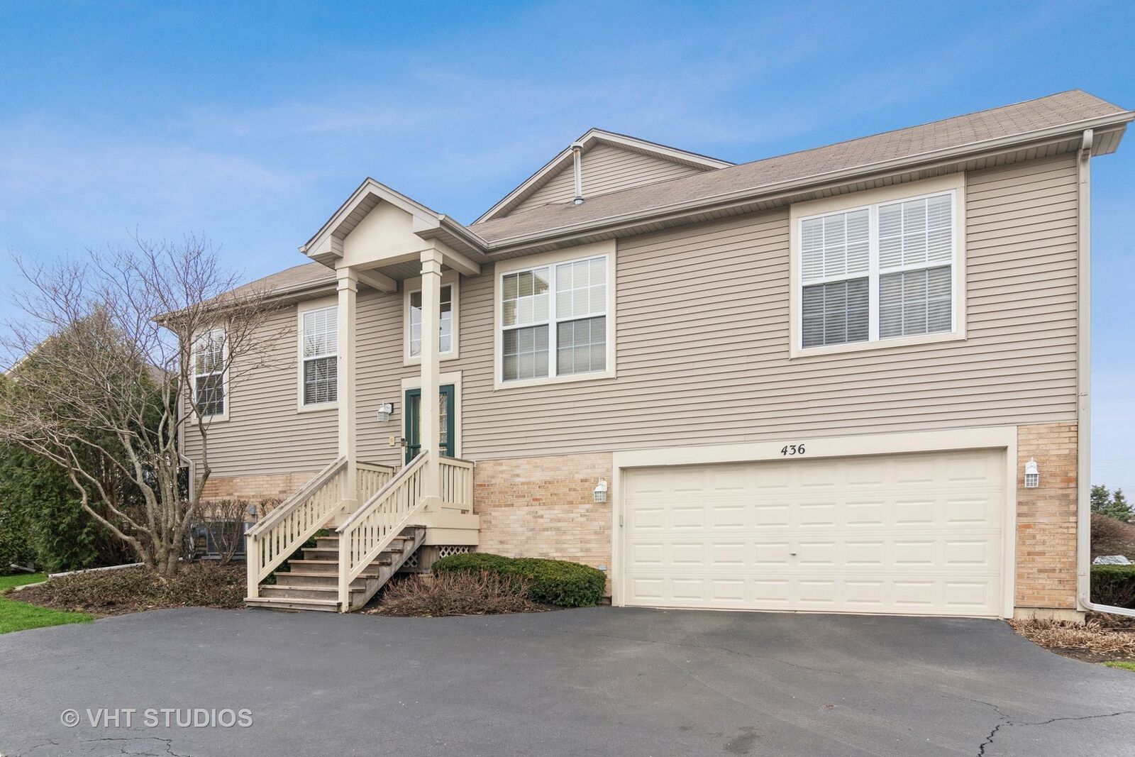 Property Photo: 436 Littleton Trail IL 60120