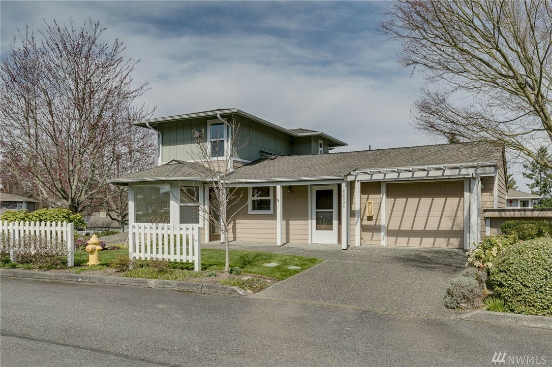 Property Photo:  22504 SE 38th 2358  WA 98029 