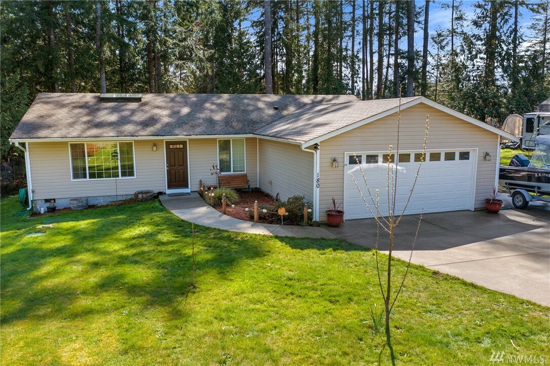 Property Photo:  180 E Lakeshore Dr  WA 98584 