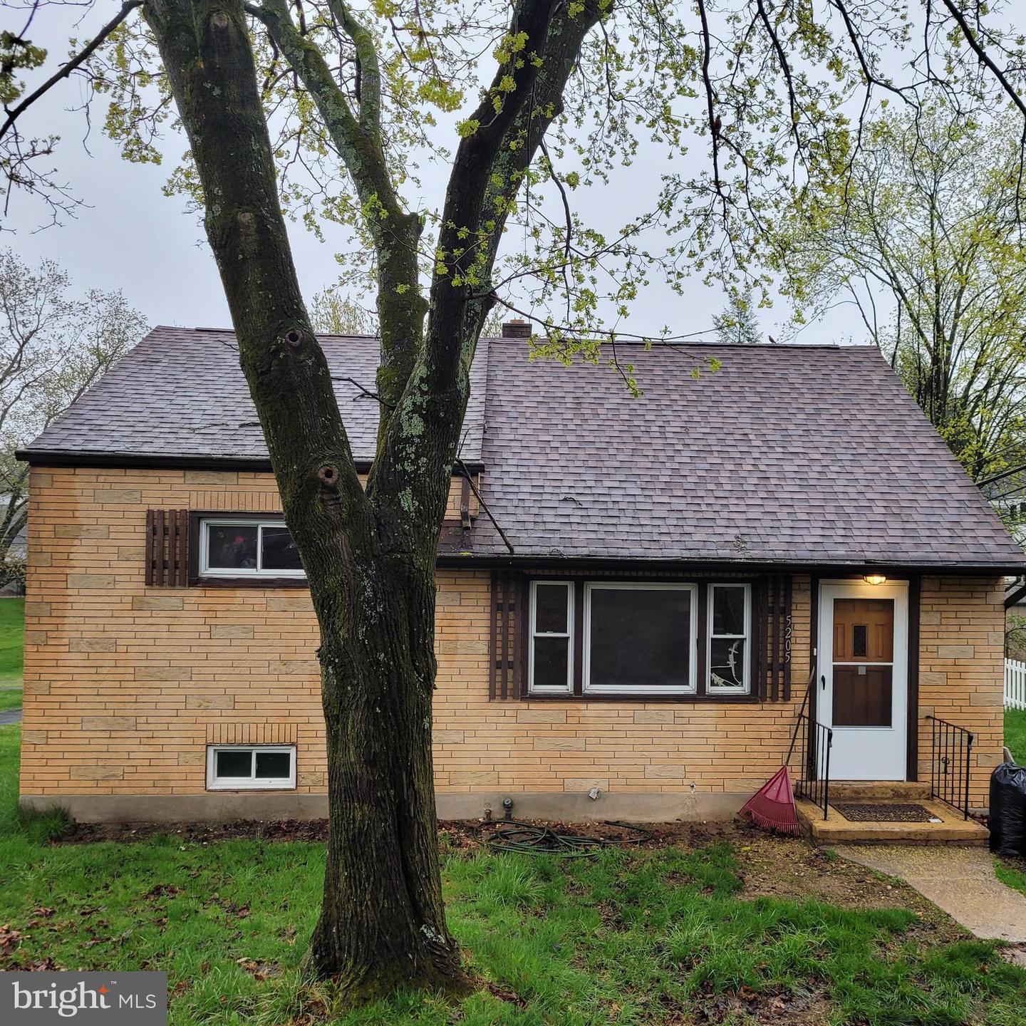 Property Photo: 5205 Woodlawn Drive PA 17109