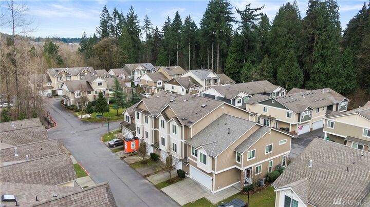 Property Photo:  1058 215th Place SE  WA 98021 