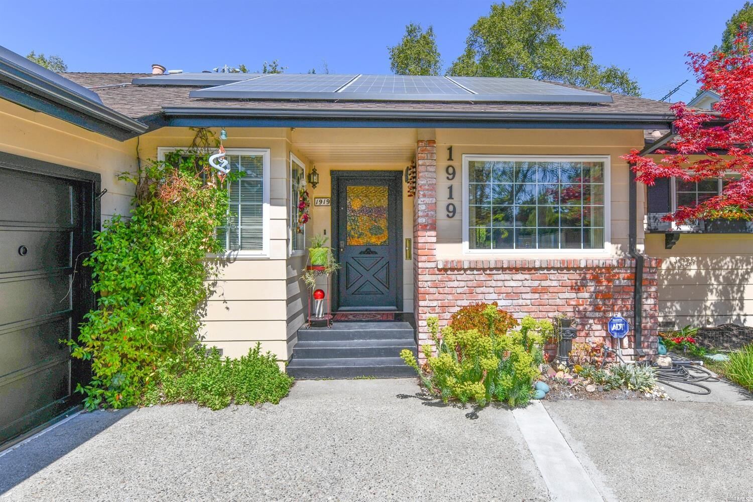 Property Photo:  1919 Vallejo Street  CA 95404 