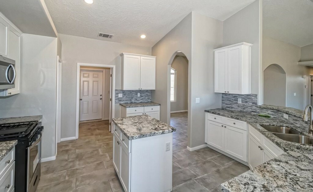 Property Photo:  15617 Cactus Street  CA 92345 