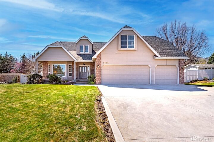 Property Photo:  1815 Aspen Creek Lane  WA 98801 