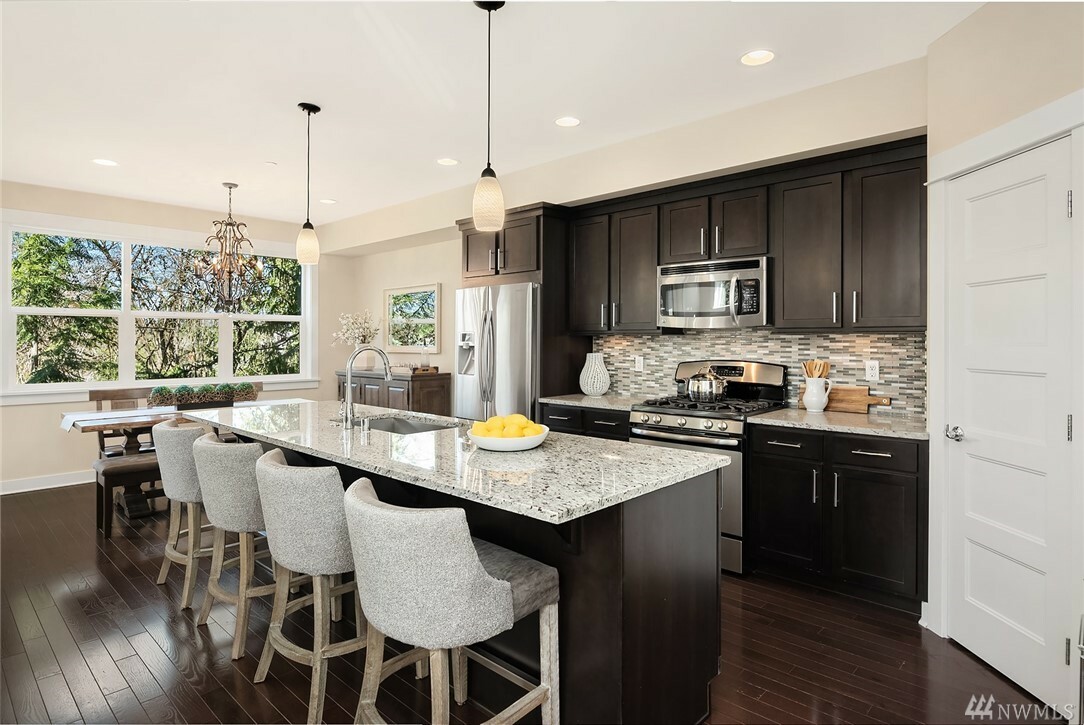 Property Photo: 12310 NE 84th Lane 8 WA 98033