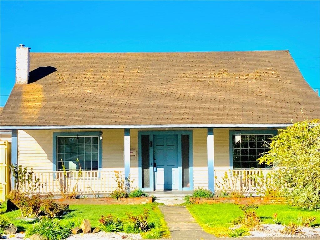 Property Photo: 221 Harrison Ave WA 98531