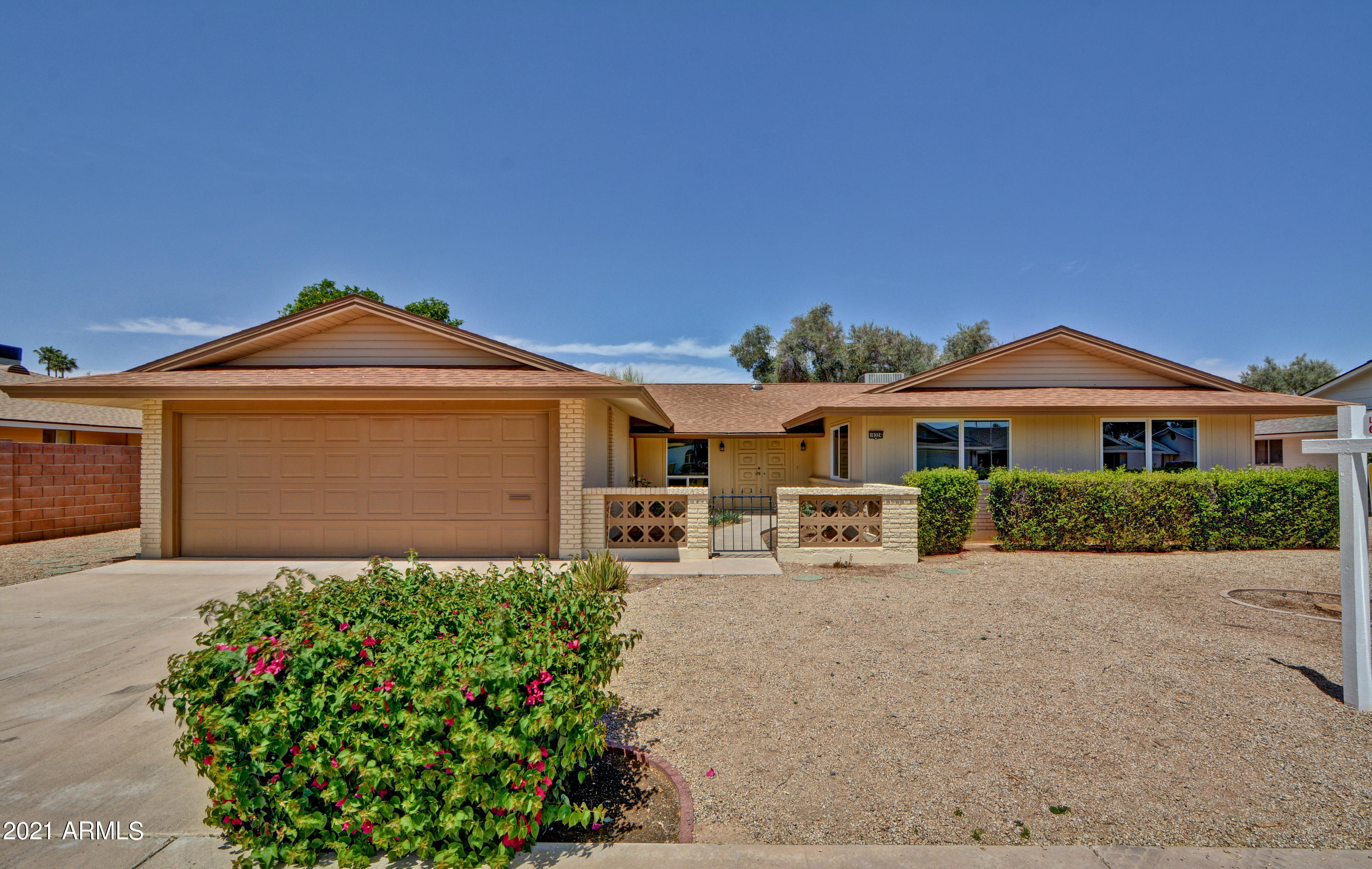 Property Photo: 10324 W Wininger Circle AZ 85351