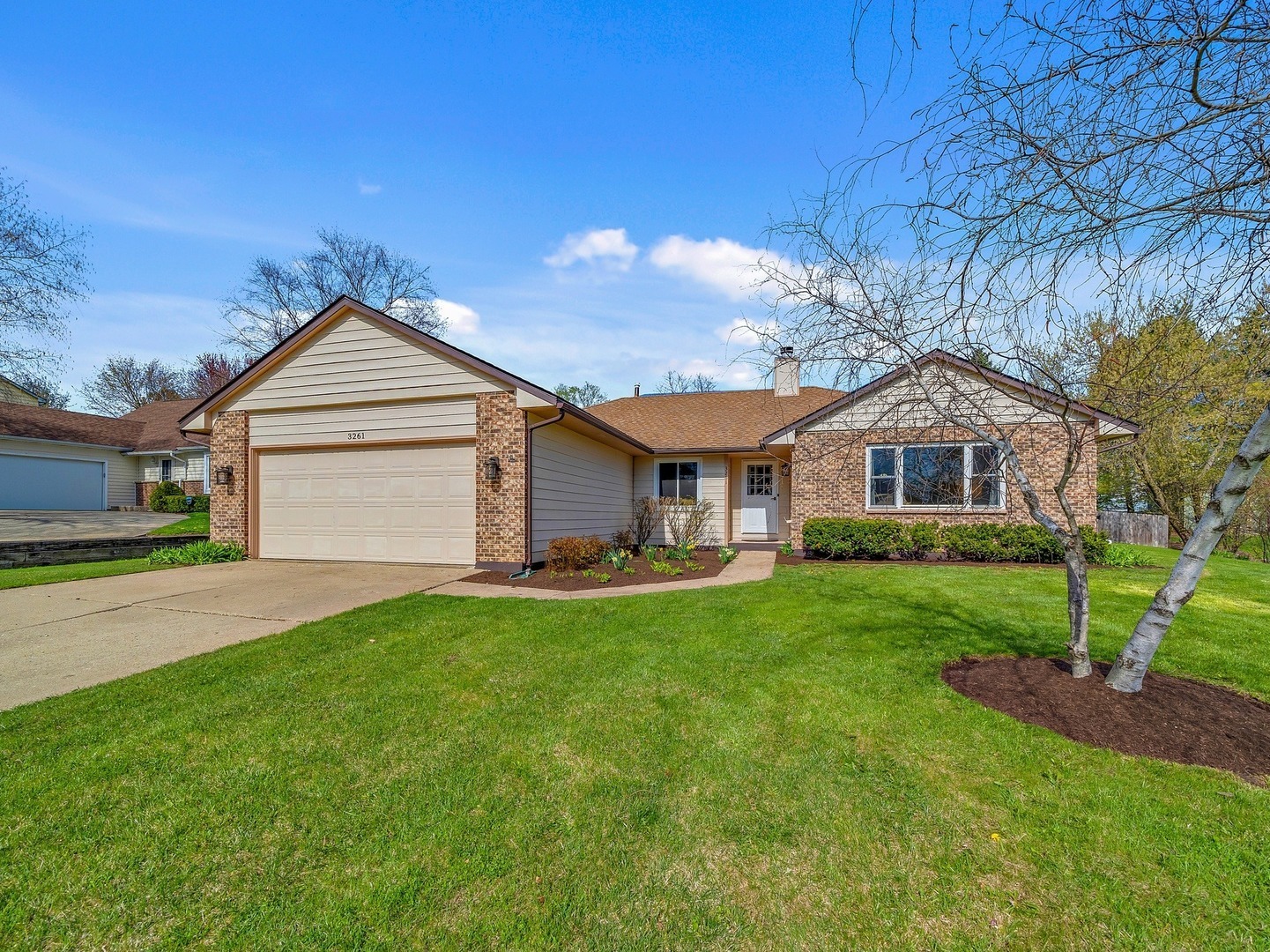 Property Photo: 3261 Midlane Drive IL 60083
