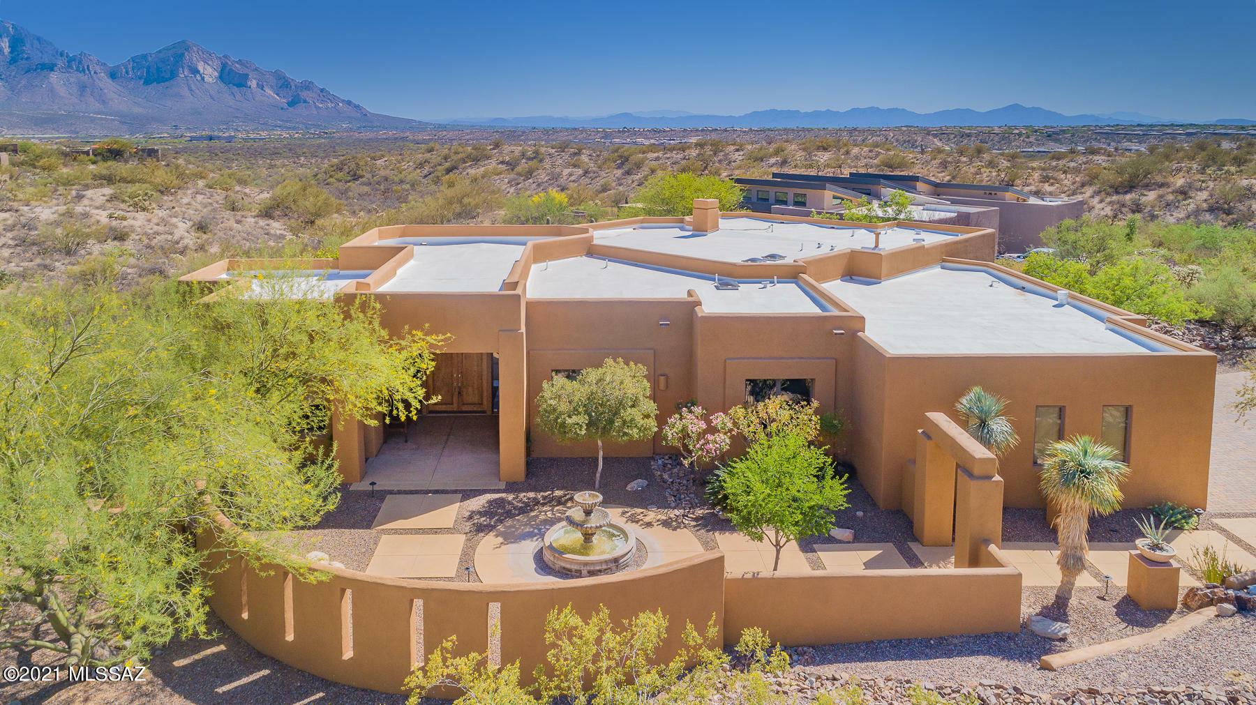 Property Photo: 1342 E Placita Meseta Dorada AZ 85755