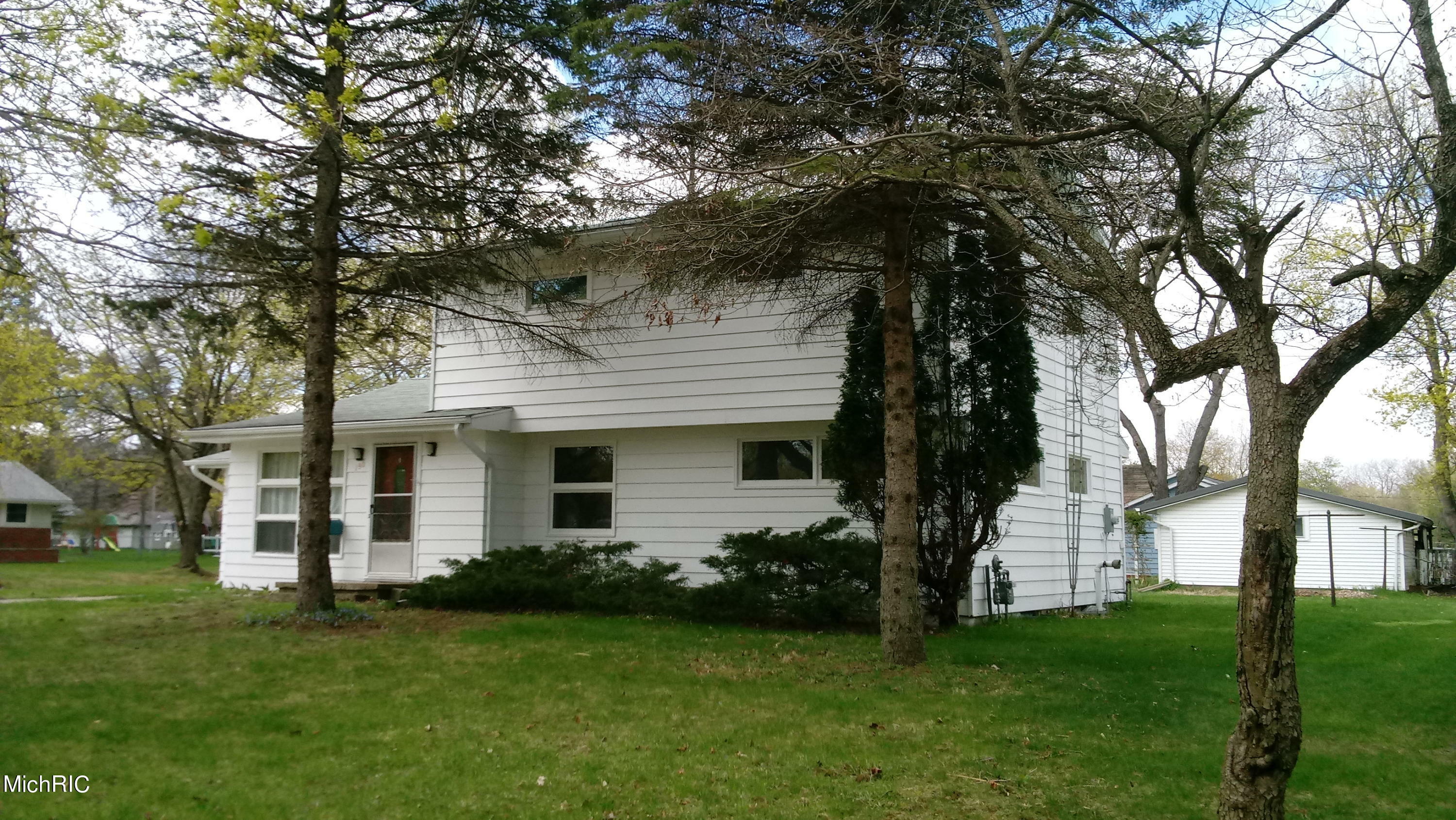 Property Photo:  190 Rea Street  MI 49242 