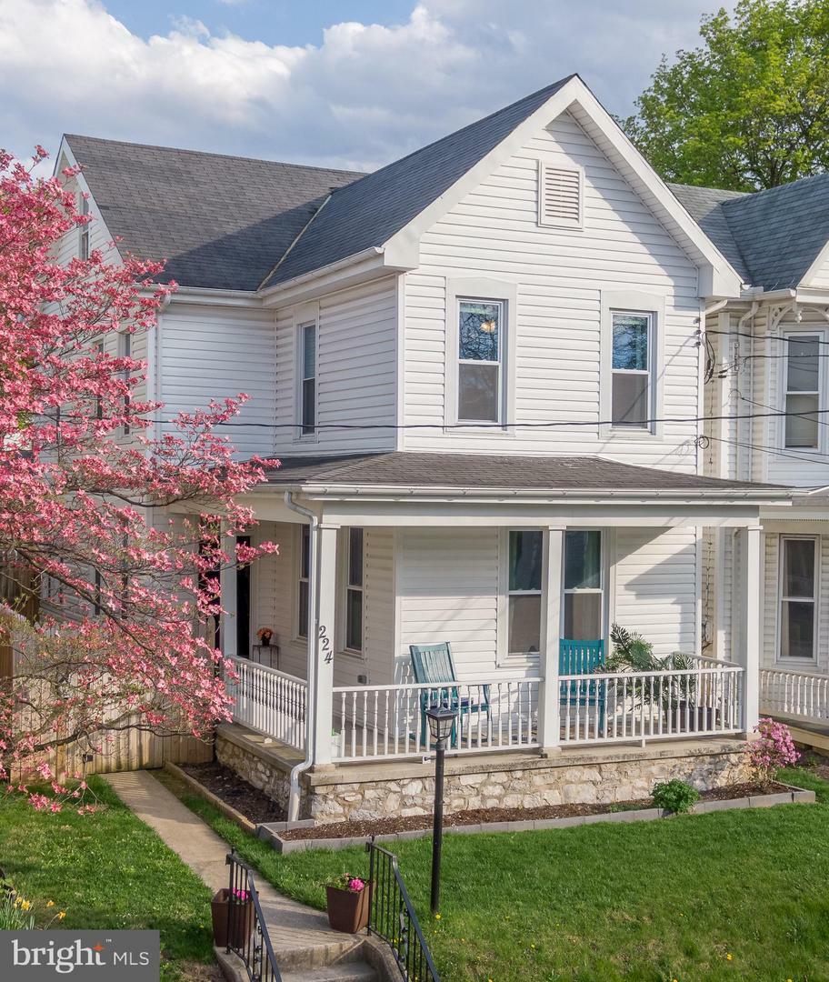 Property Photo:  224 E Orange Street  PA 17257 