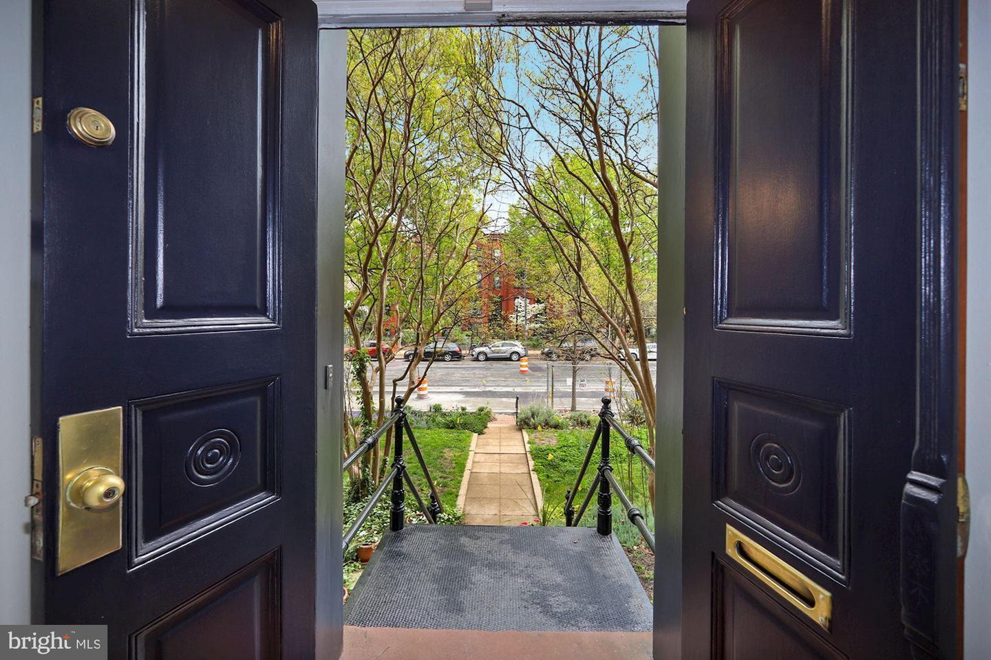 Property Photo: 620 Maryland Avenue NE DC 20002