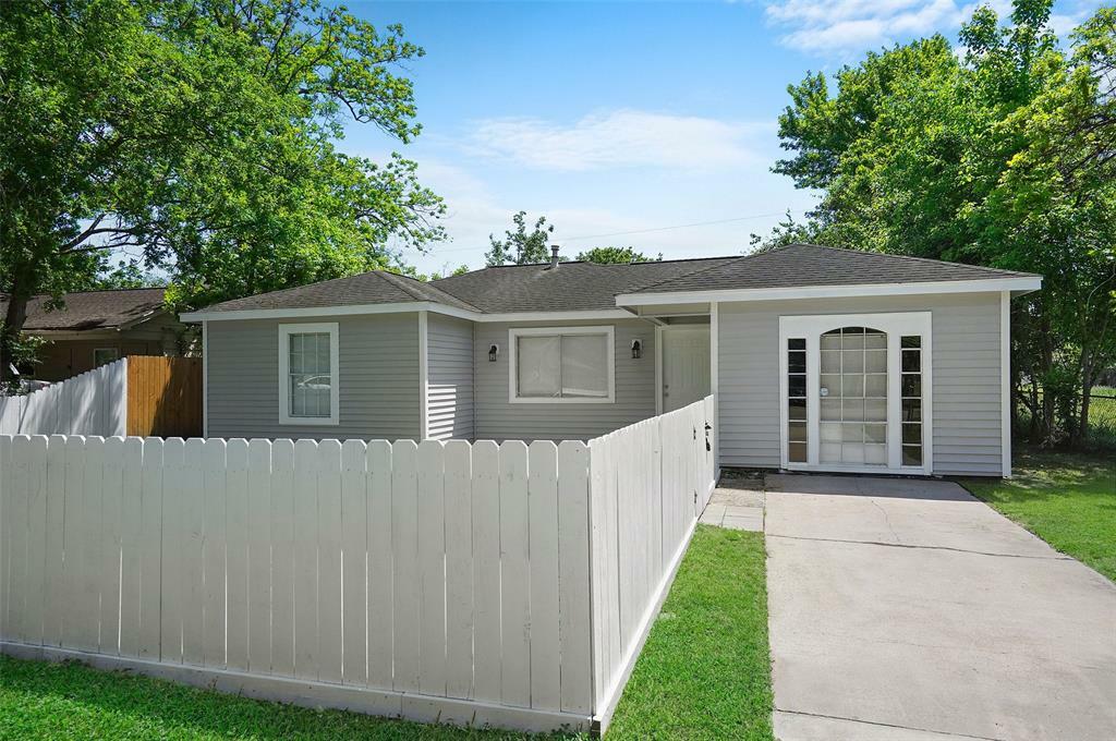 Property Photo:  7534 Bywood Street  TX 77028 