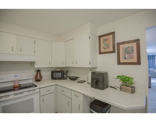 Property Photo: 295 Lynn Shore Dr 106 MA 01902