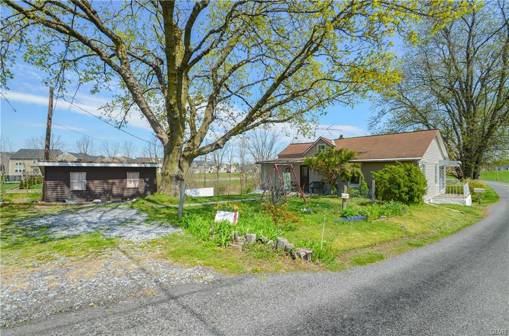 Property Photo:  9761 Trexler Road  PA 18031 