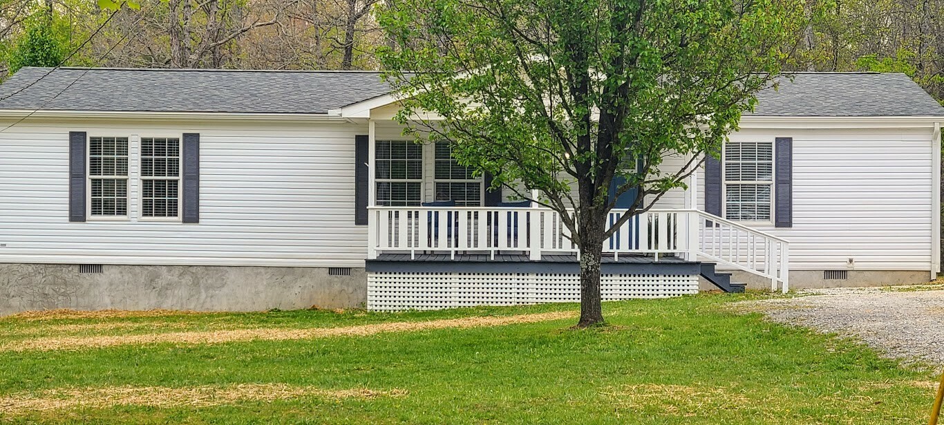 Property Photo:  430 Flat Branch Rd  TN 37387 