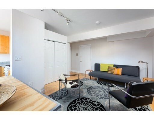 Property Photo:  4 Arlington Street 5  MA 02140 