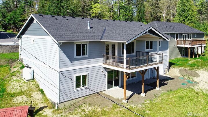 Property Photo: 1573 Lake Dr WA 98282
