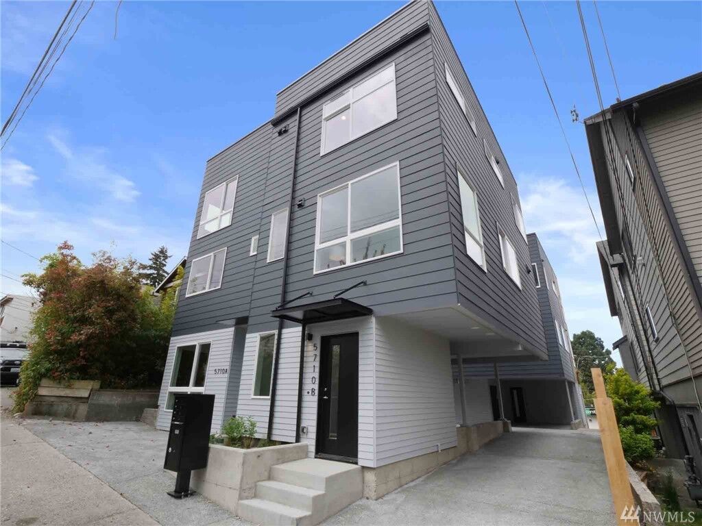 Property Photo:  5710 Roosevelt Wy NE B  WA 98105 