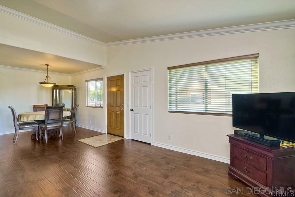 Property Photo:  5005 Los Morros Way 10  CA 92057 