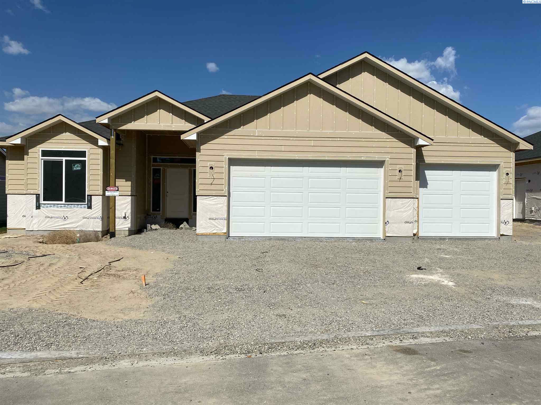 5626 W 40th  Kennewick WA 99338 photo