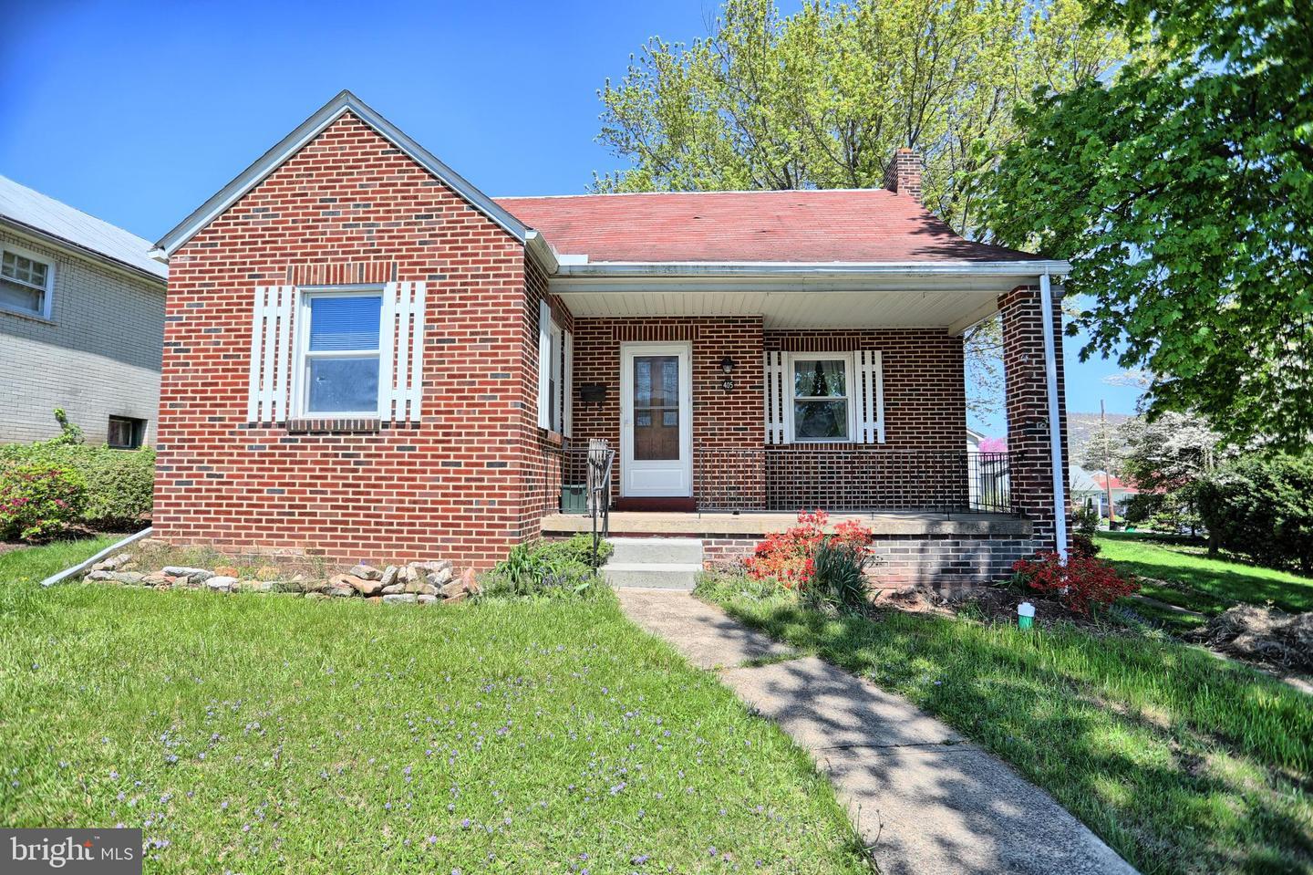 Property Photo:  405 Cassell Street  PA 17053 