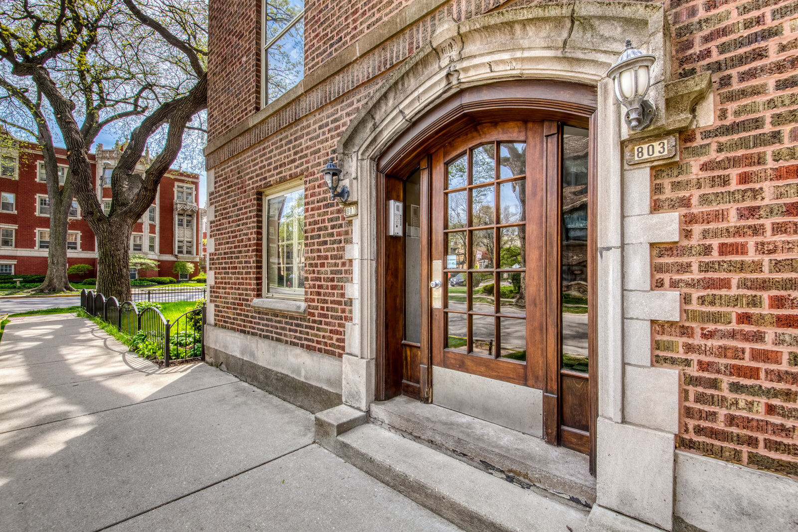 Property Photo:  801 Erie Street 1  IL 60302 