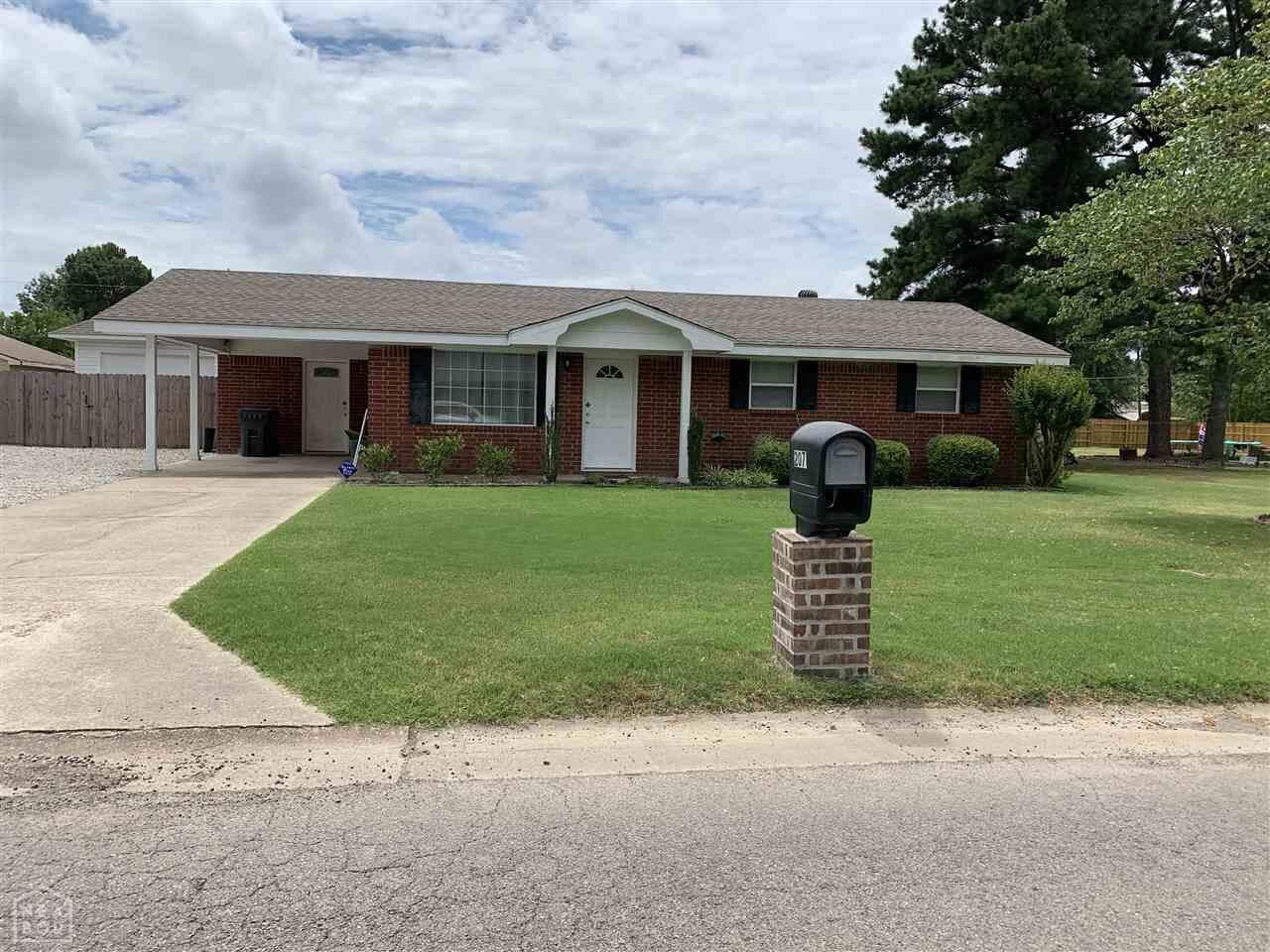 Property Photo: 207 Carson AR 72416