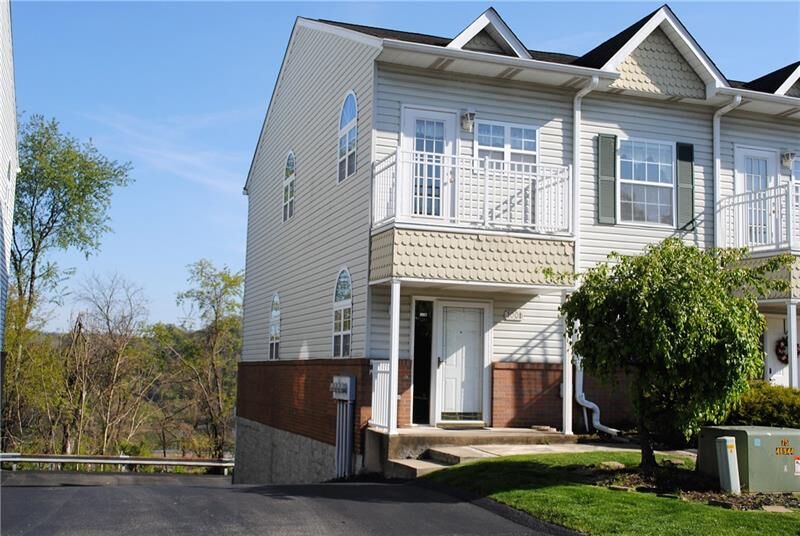 Property Photo:  1001 Carla Dr  PA 15238 