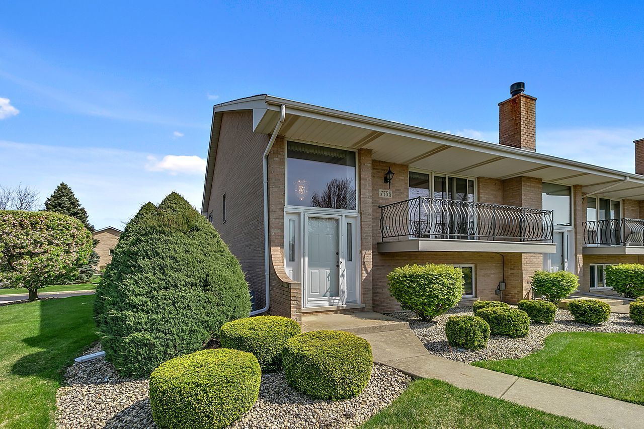Property Photo: 17758 Missouri Court 113 IL 60467